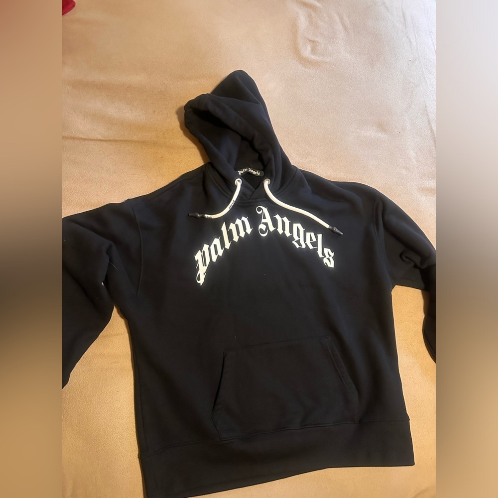 Classic Embroidered Logo Hoodie
Palm Angels